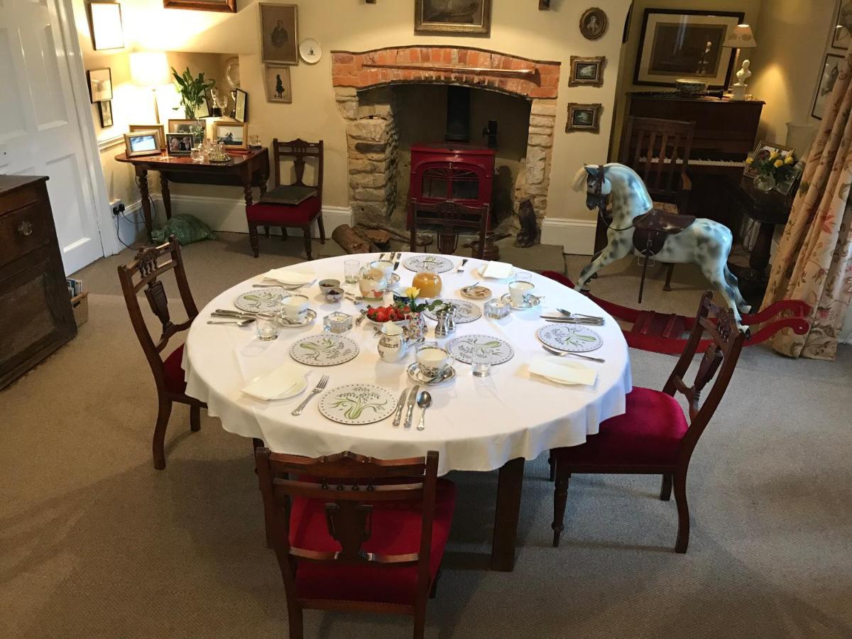 The Manor Farm Alderton Фермерский дом Чипенхэм