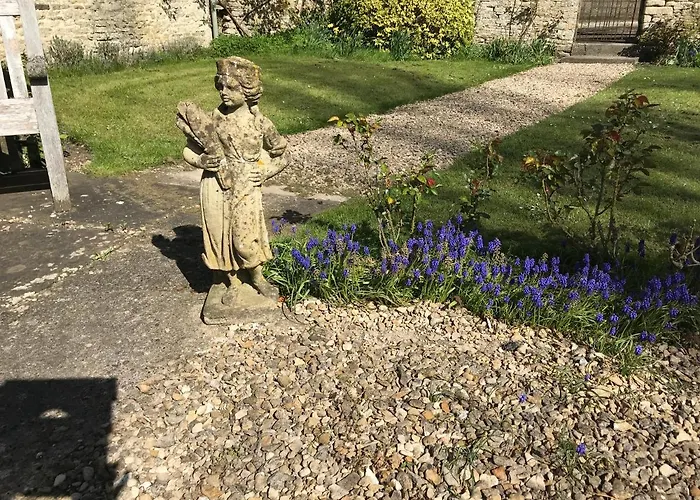 The Manor Farm Alderton